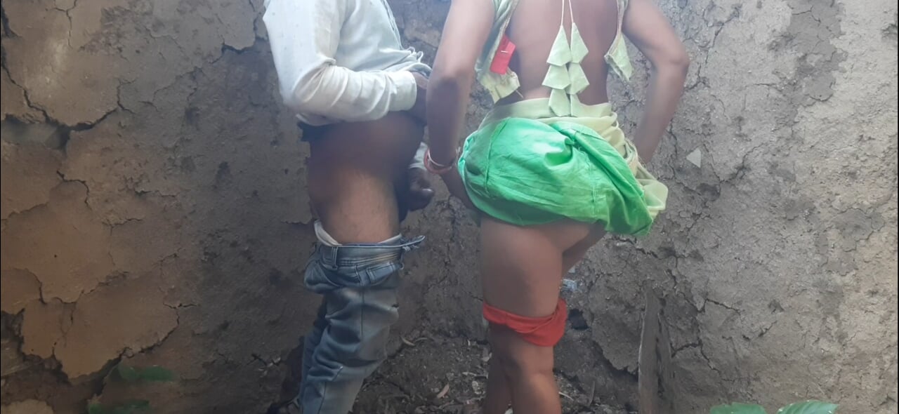 Desi sister-in-law doing mangal in the jungle for the first time sucked land in mouth with brother-in-law in outdoor farm for the first time